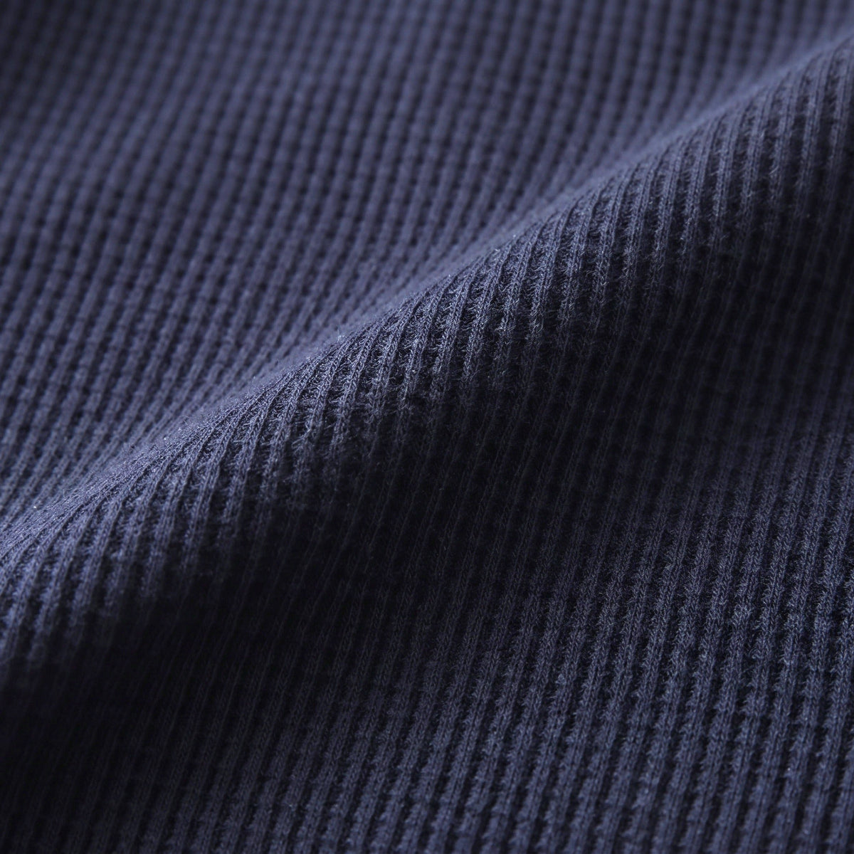 Bozzetto Henley in Mitternacht, Material nah