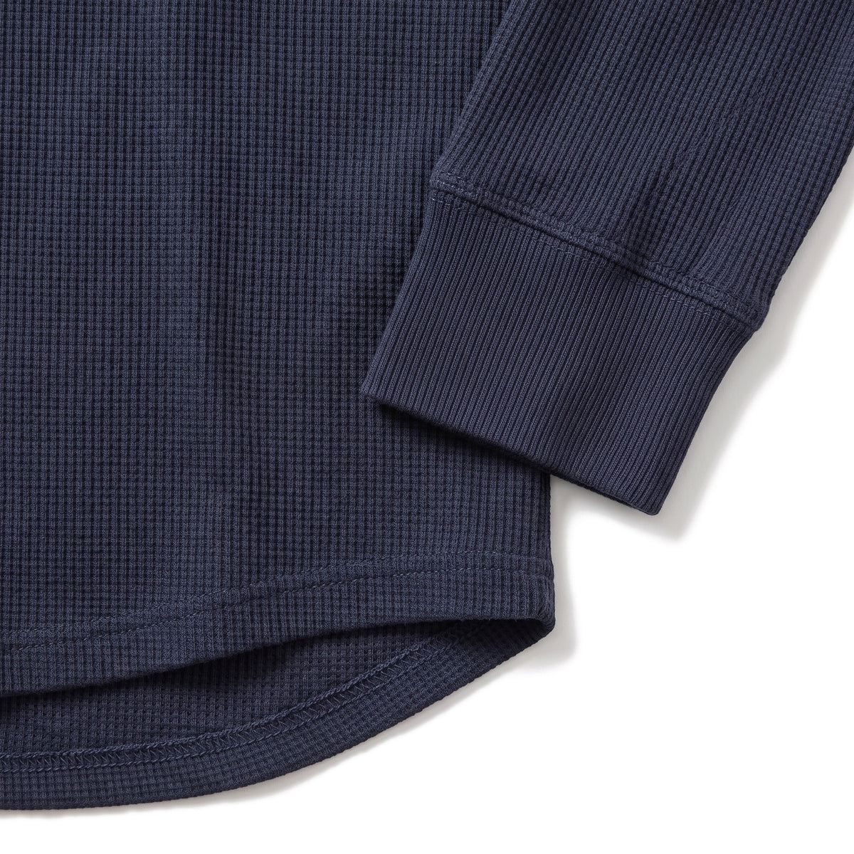 Bozzetto Henley in Mitternacht, Detail Saum