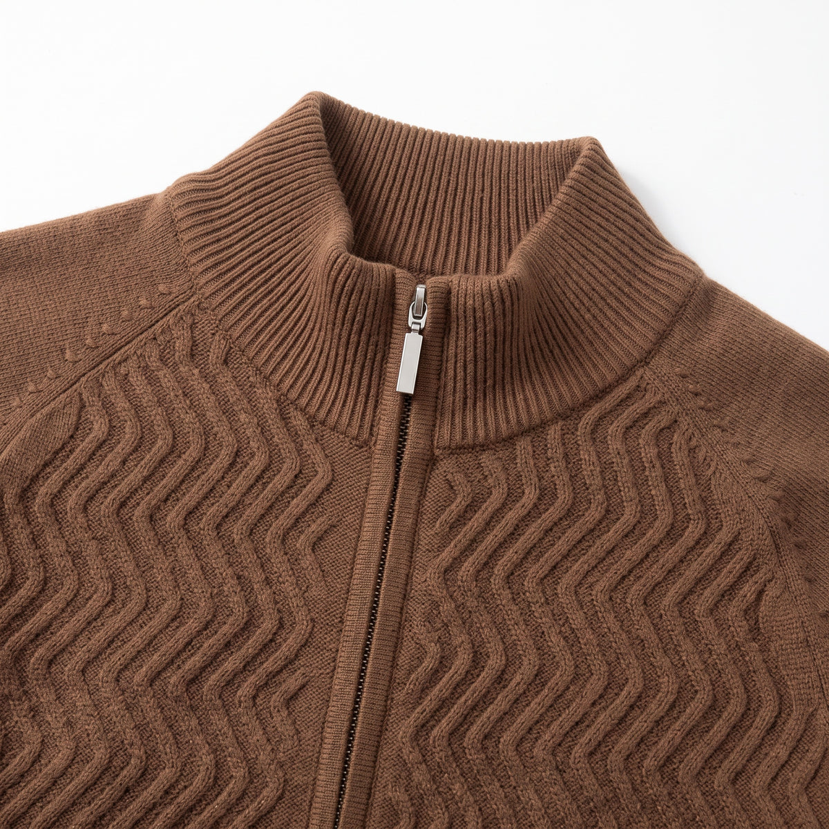 Penombra Strickjacke in Tabak, Detail Kragen
