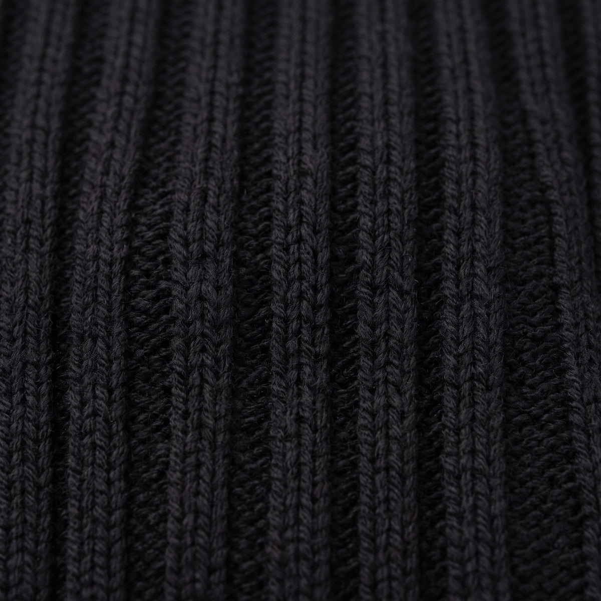 Ritorno Strickjacke in Schwarz, Material nah
