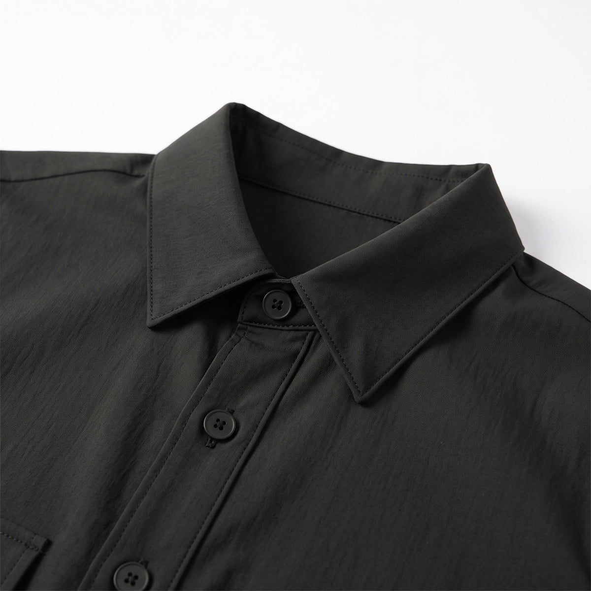 Tratto Hemdjacke in Schwarz, Detail Knopfleiste